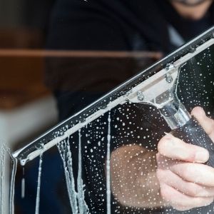 Fensterreinigung durch Gebäudereinigung Emine